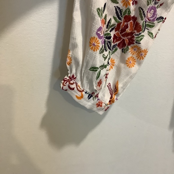 En creme top Blouse Boho White Floral Long Sleep Size S V-neck Spring - Picture 4 of 7